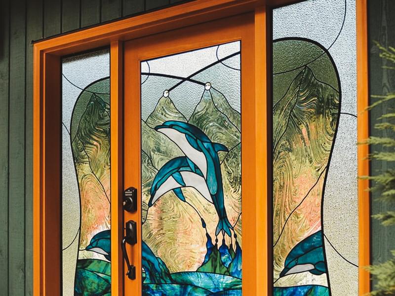Межкомнатные стеклянные двери с рисунком дельфинов