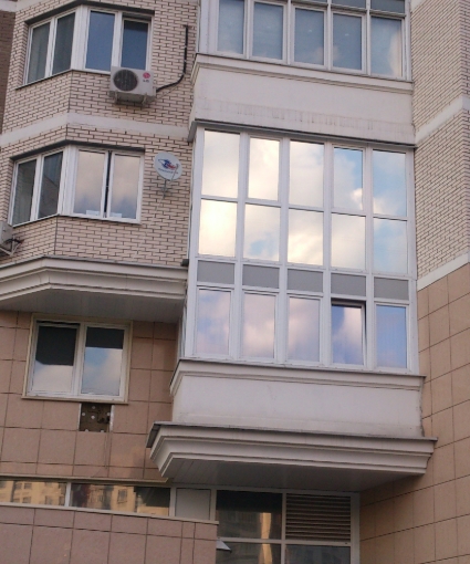 Остекление балкона из солнцезащитного стекла стопсол