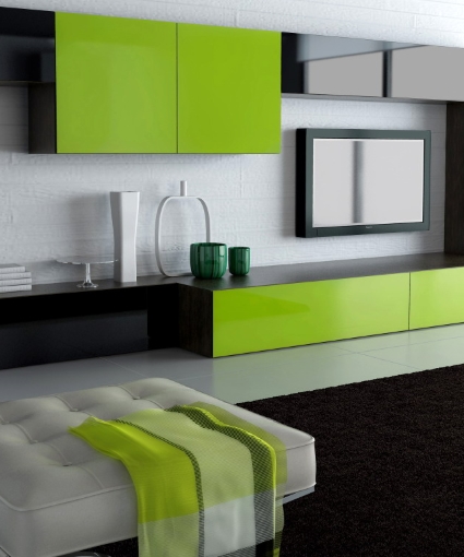 Кухонная мебель с отделкой из зеленого стекла Лакобель