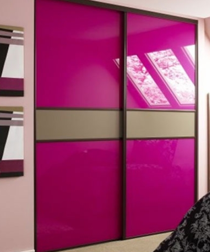 Шкаф-купе с дверями из розового стекла Лакобель