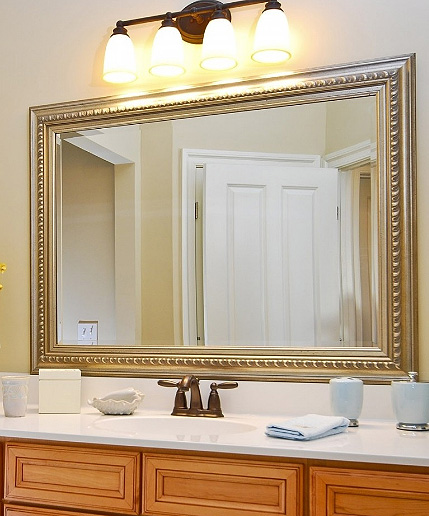 Зеркало для ванной в багете