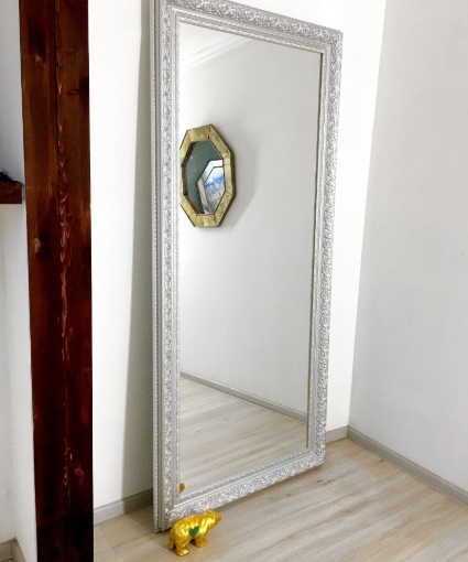 Зеркало в полный рост в деревяном багете